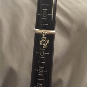 Size 7 sterling silver dangle cross ring
